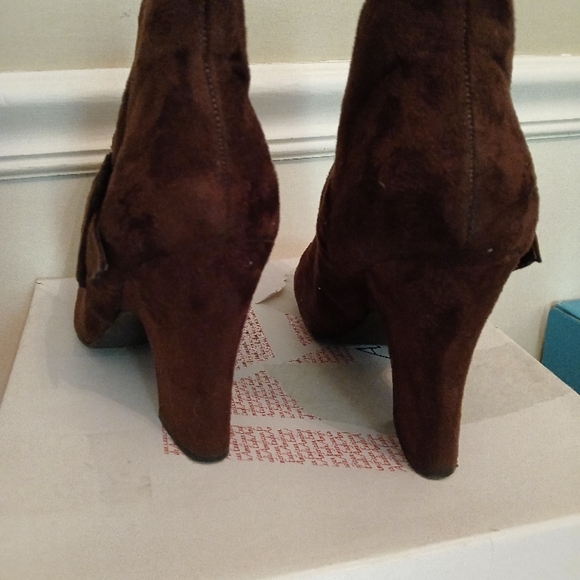 Brown Suede Heeled Boots - Picture 1 of 4